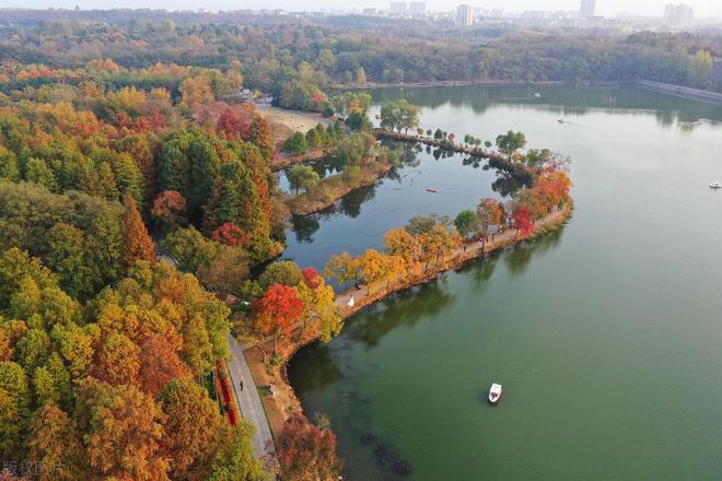 半岛·体育登陆入口你一定要知道的8条国内精品自驾游路线带你轻松领略大好河山(图2)